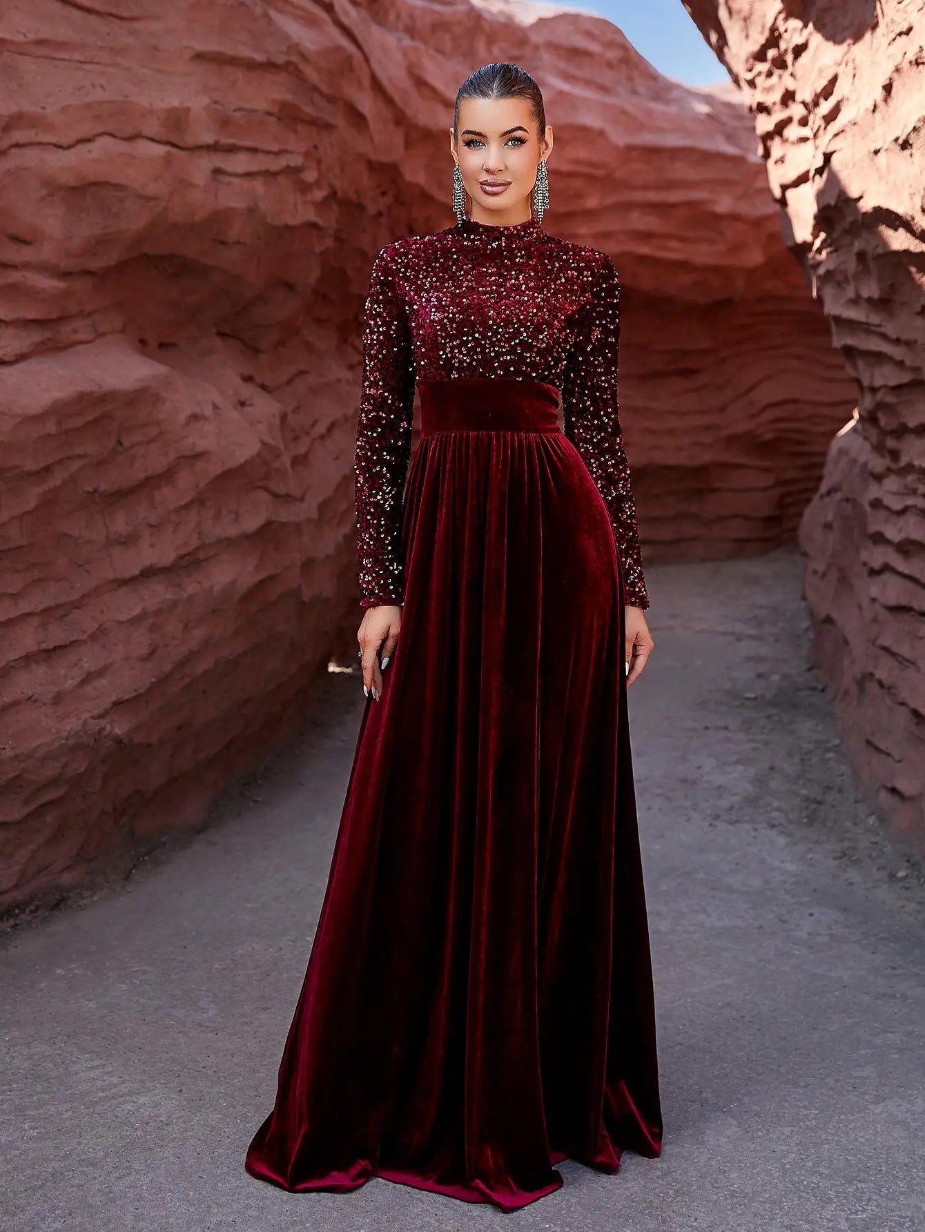 Stand  O Neck Long Sleeve Sequins Decor Velvet Maxi Dress