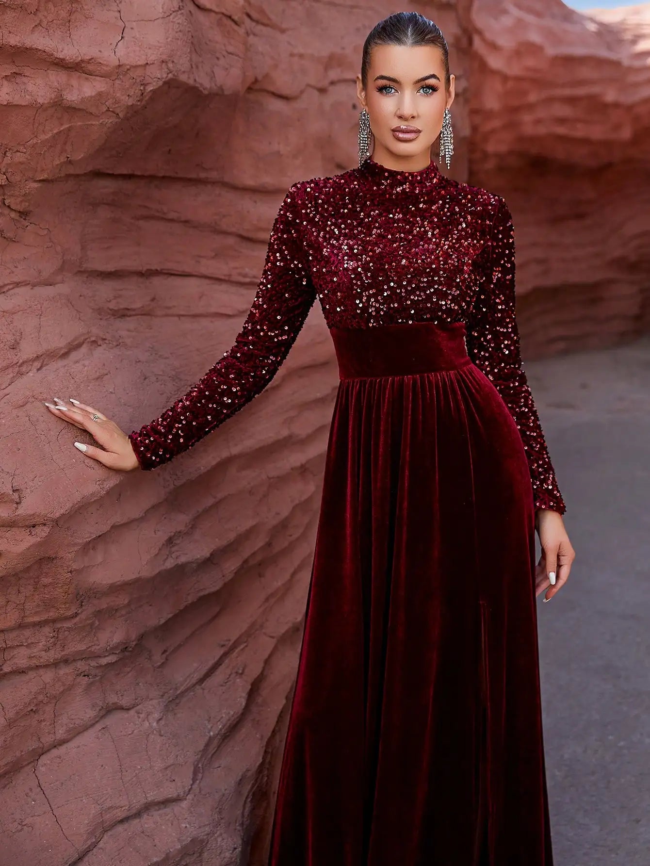 Stand  O Neck Long Sleeve Sequins Decor Velvet Maxi Dress