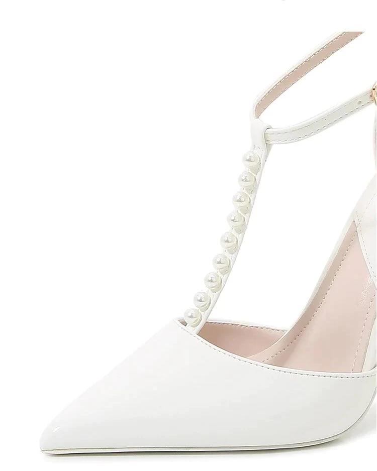 Pointed T-Strap Pearl Reverse String Sandals